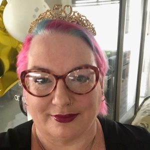 Meet your Posher, Toni